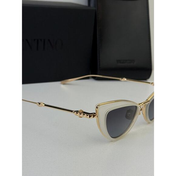 NEW Valentino V-III VLS102-D White Cat Eye Sunglasses
